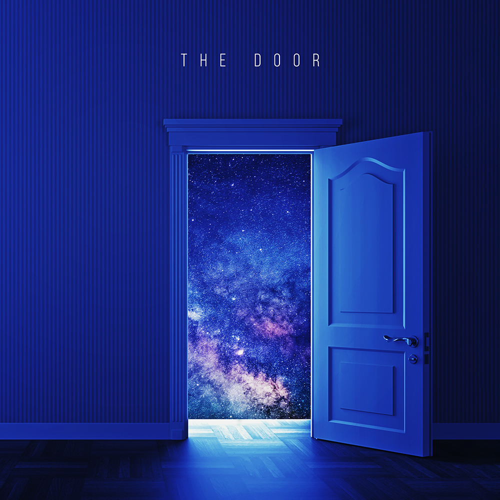 Песня my door. Музыкальная дверь. Дверь музыка. The Door альбом без надписи. Музыка Doors.